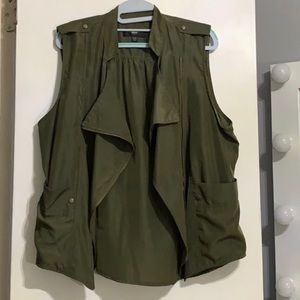 Mossimo green vest/top silky